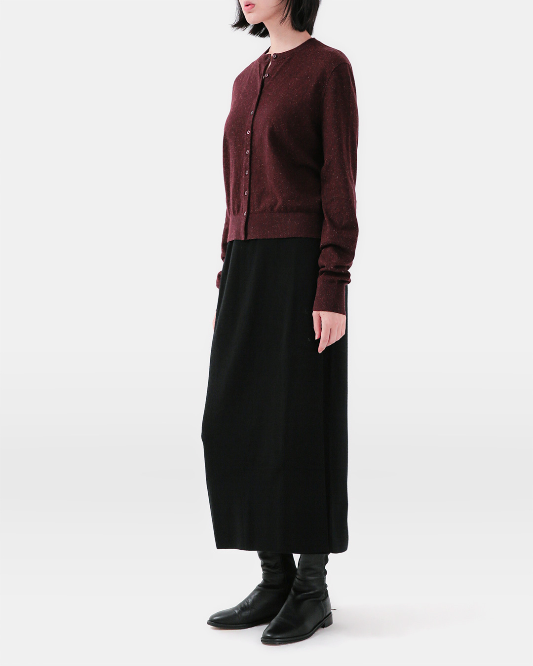 Even if you just throw it on, it looks neat<br> The closer you look, the more luxurious the Cardigan looks.